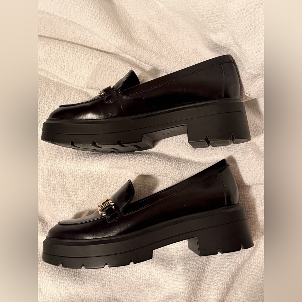 Naturalizer’s Women’s Elegant Black Loafers, Chunky Heal, with Gold Accent - Picture 3 of 4